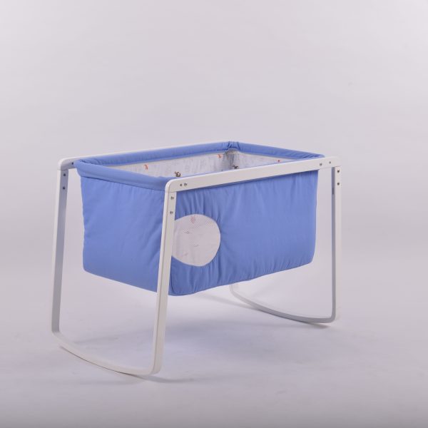 baby rocking bassinet with stable metal frame