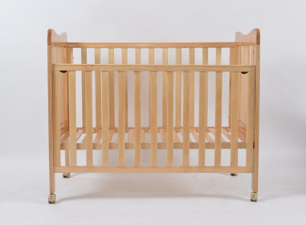 DSC_6337 Natural Wooden Baby Crib with Caster Wheels